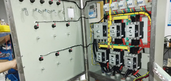 防爆配電箱線(xiàn)路布置的四大技巧